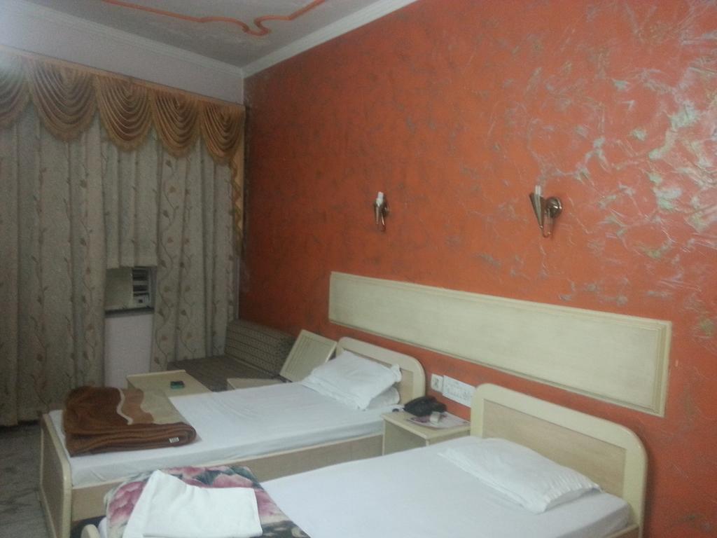 Hotel Royale Paradise Noida Phòng bức ảnh