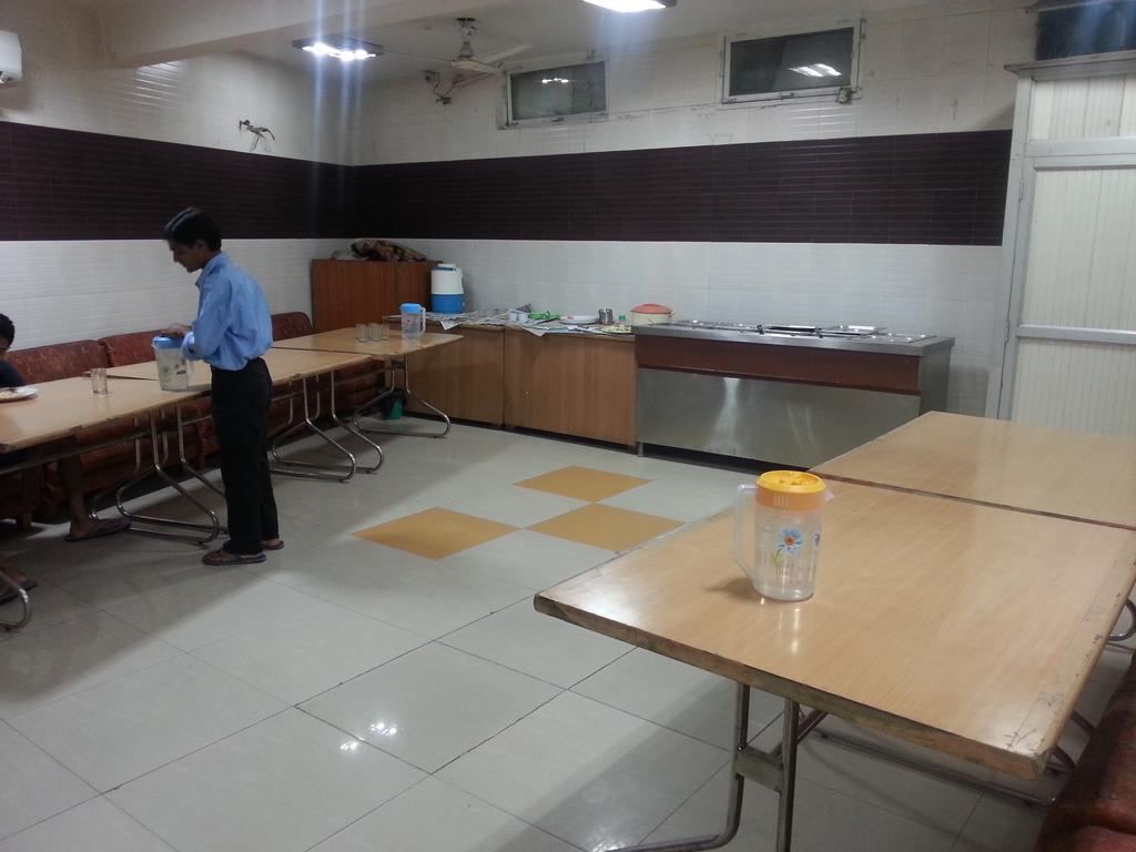 Hotel Royale Paradise Noida Ngoại thất bức ảnh