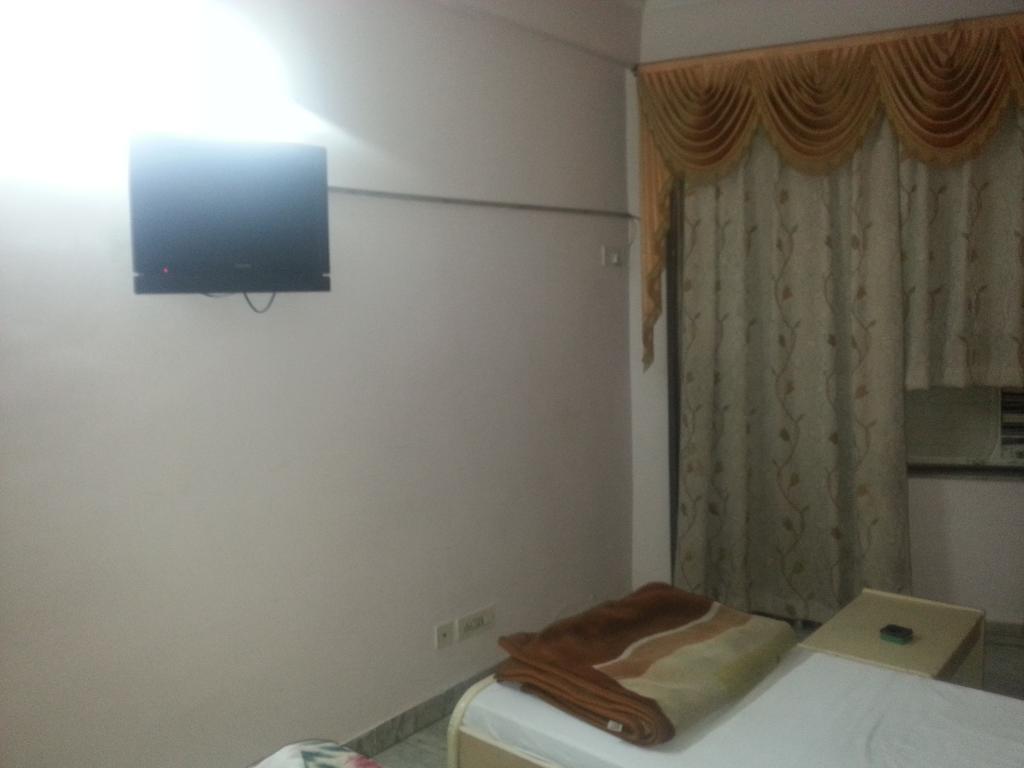 Hotel Royale Paradise Noida Phòng bức ảnh
